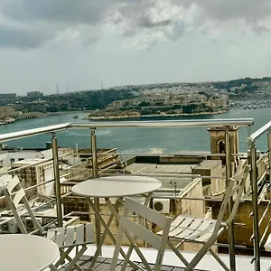 Ξενοδοχείο με διαμερίσματα Paulos ****