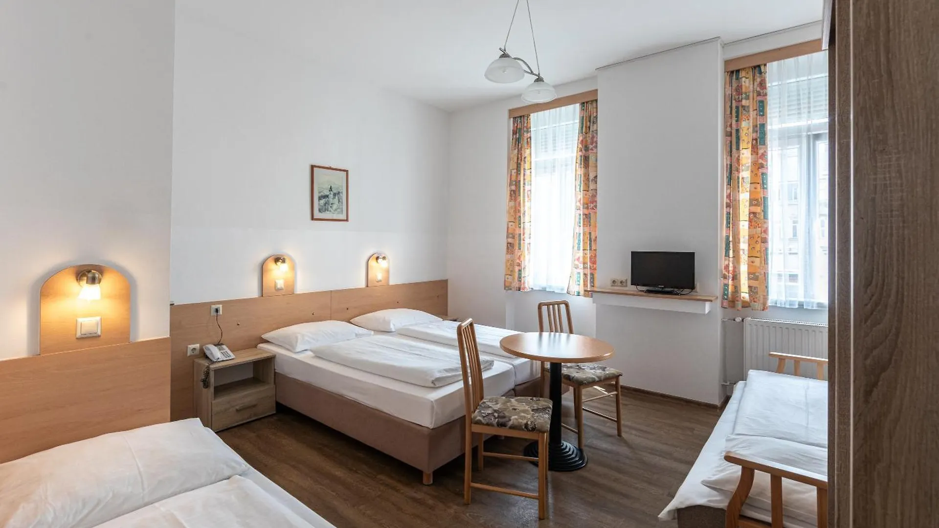 Hotel Terminus Vienne 3*,